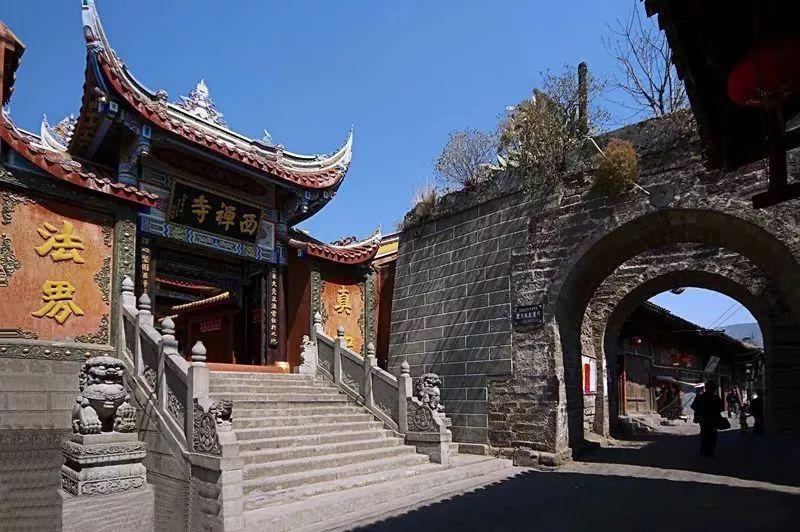 河南郑州:十几年前在陵园买墓地,竟然被别人占用?女子:一看埋成别人了,碑都刻过了